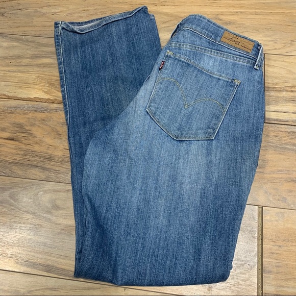 Levi's Denim - $10 SALE. Bold curve size 14 Levi’s